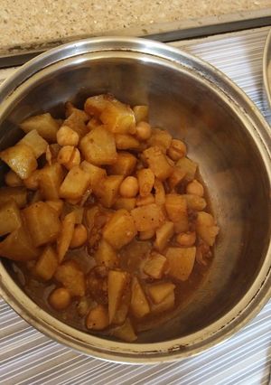 صورة لوصفة يخنة البطاطا والحمص السريعة