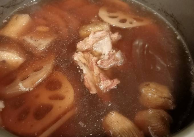 Step-by-Step Guide to Make Quick Chinese Soup: Kudzu Root (Fenkok), Pork Ribs with Lotus Roots