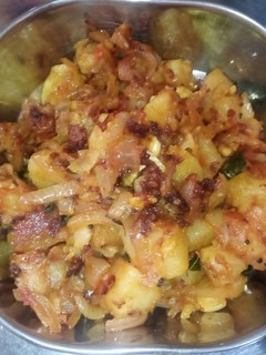 உருளைக்கிழங்கு மசாலா (Urulai Kilangu masala Recipe in Tamil) செய்முறை முக்கிய புகைப்படம்