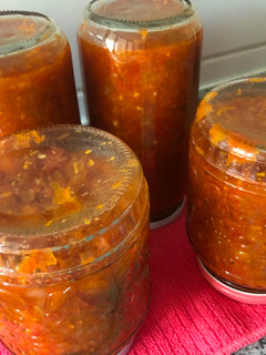 Una foto de Salsa de tomates ultra casera, conserva