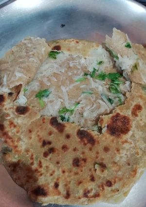 A picture of Mooli paratha.