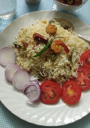 প্রন ফ্রাইড রাইস (prawn fried rice recipe in bengali) রেসিপির প্রধান ছবি