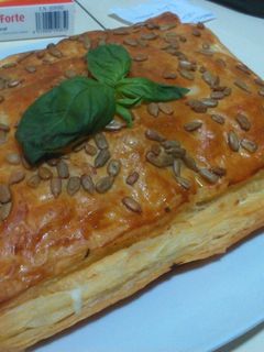 Una foto de Hojaldre de salmón y crema de queso