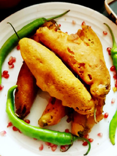 मिर्ची बड़ा (Mirchi Bada recipe in hindi) रेसिपी मुख्य फोटो