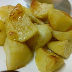 A picture of Oven grilled potatoes.