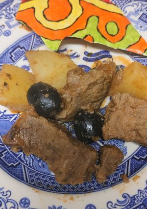 Una foto de Tajine de morcillo con patatas