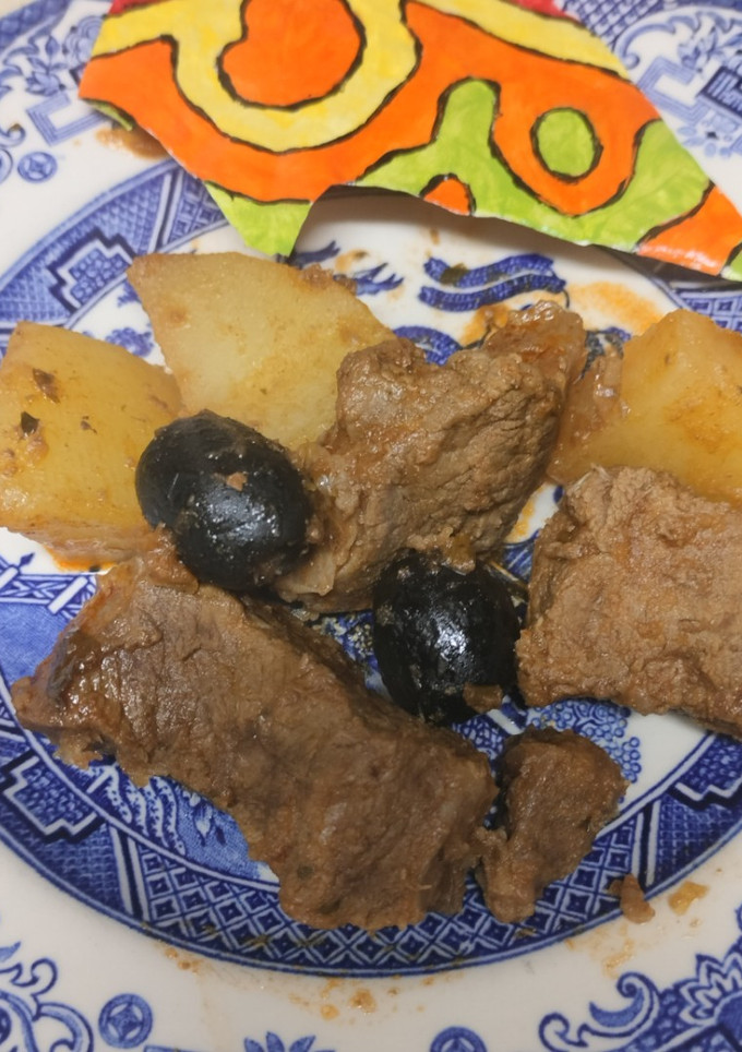 Una foto de Tajine de morcillo con patatas