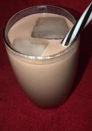 कोल्ड कॉफी (cold coffee recipe in Hindi) रेसिपी मुख्य फोटो