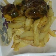 Soyayyen dankalin turawa (chips) & onion sauce A picture of Soyayyen dankalin turawa (chips) & onion sauce.
