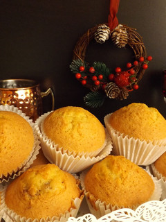 Una foto de Magdalenas con nueces y chocolate