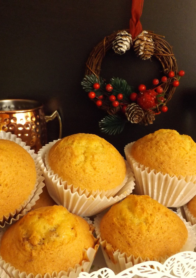 Una foto de Magdalenas con nueces y chocolate