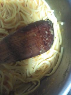 Una foto de Espaguetis con tomate natural