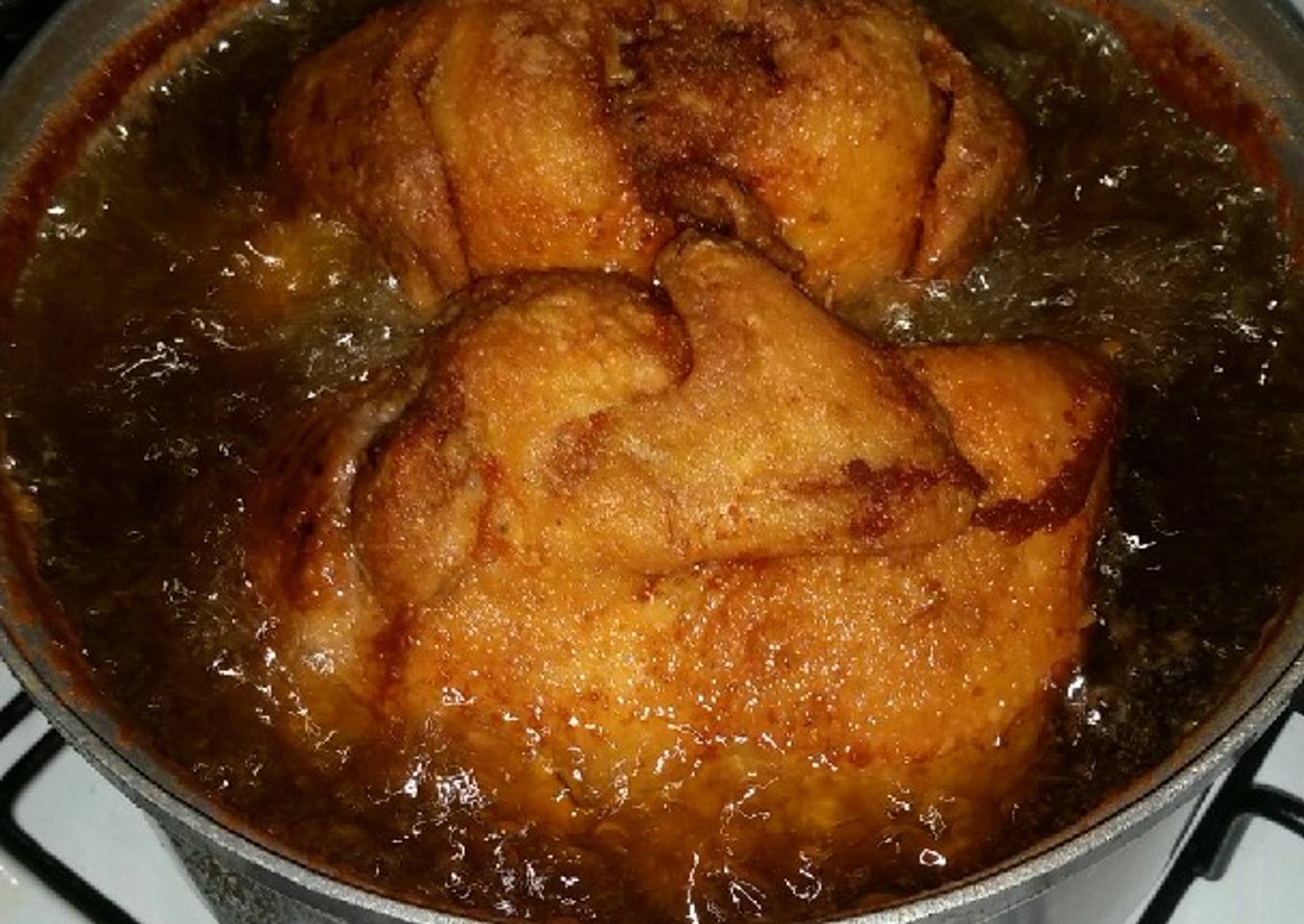 Pollo entero frito