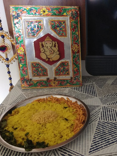 બટાકા પૌઆ (Bataka Poha Recipe In Gujarati) રેસીપી મુખ્ય ફોટો