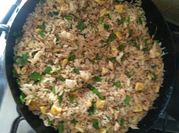 Una foto de arroz chaufa