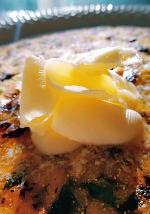 A picture of Makki ka methi parantha.