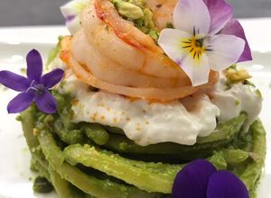 Foto di Spaghetti alla chitarra con pesto di pistacchi, burrata e gamberi