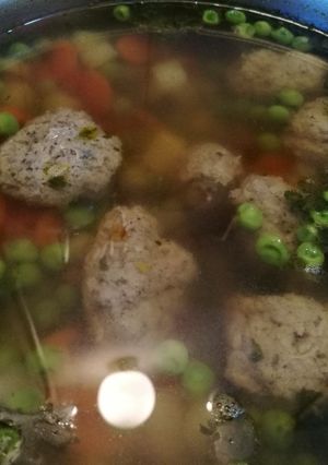 Sertésmájgombócos leves recept fotója