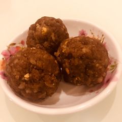 Ragi Coconut Laddoo(no ghee/oil) A picture of Ragi Coconut Laddoo(no ghee/oil).