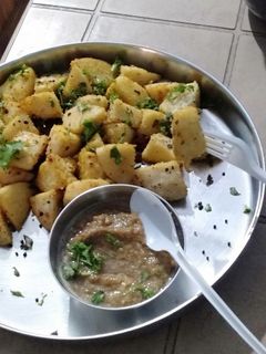 चावल आटा के फ्राई इडली (chawal atta ke fry idli recipe in Hindi) रेसिपी मुख्य फोटो