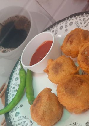 आलू वड़े (aloo vade recipe in Hindi) रेसिपी मुख्य फोटो