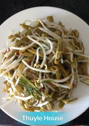 Hình của món Nộm mùng dưa giá.