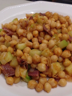 Una foto de Calabacines con garbanzos