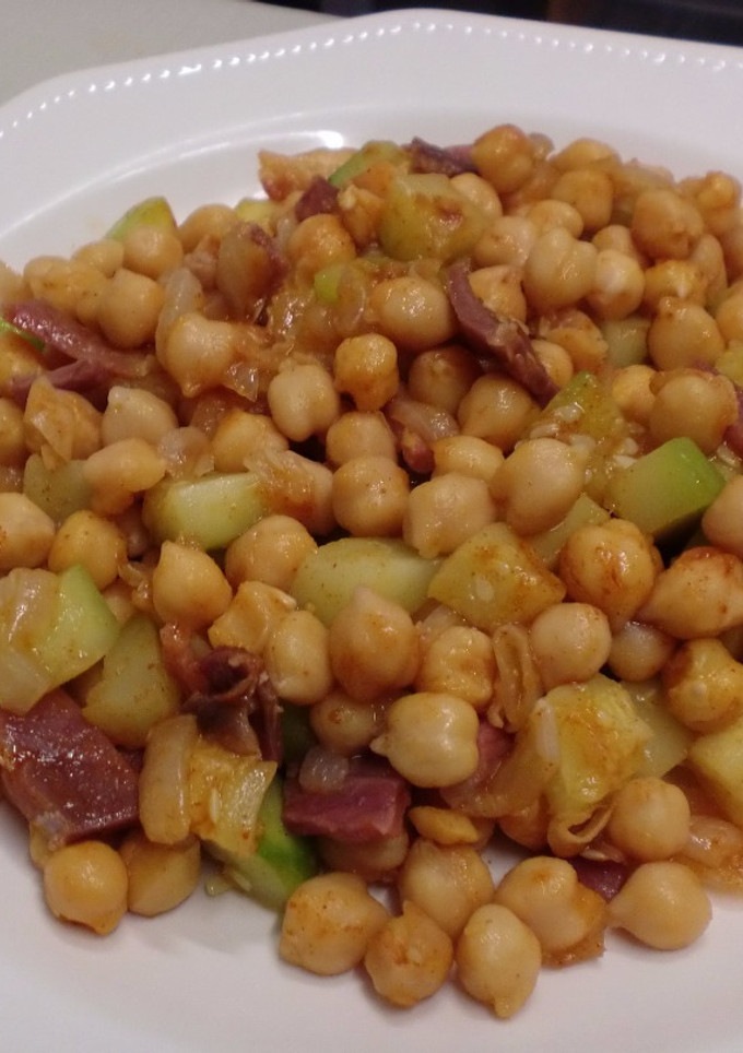 Una foto de Calabacines con garbanzos
