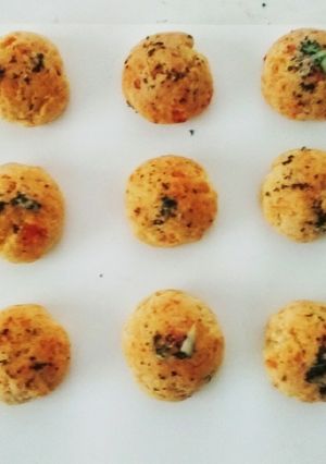 A picture of Cheddar Cheese Biscuits.