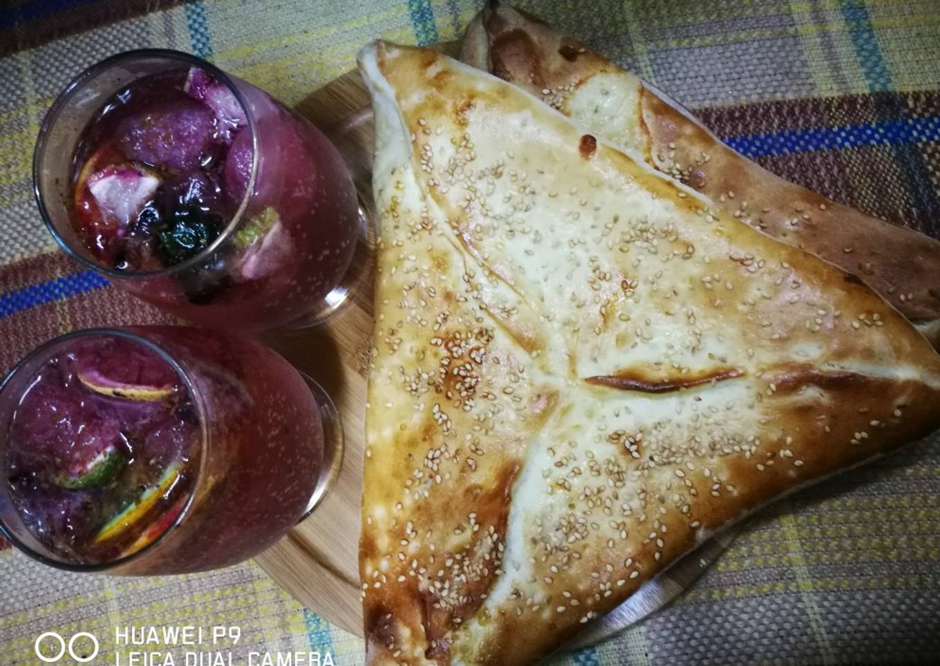 Cheese Fatayer with strawberries mocktail
