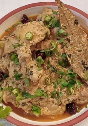 A picture of Chicken Yogurt Curry.