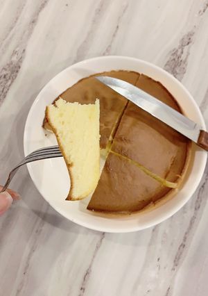 Hình của món Làm bánh bông lan bằng nồi chiên không dầu.
