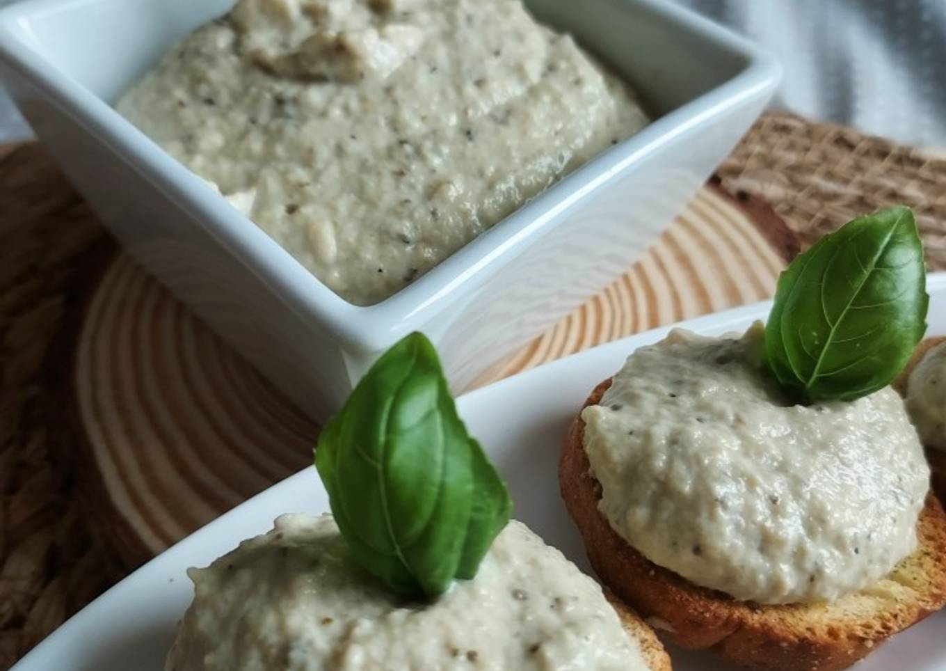Crème d'aubergines à la ricotta pour toasts ou pâtes
