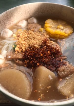 รูปของ ก๋วยเตี๋ยวเส้นเล็กต้มยำ.เจ