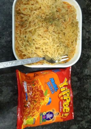 यिप्पी नूडल्स (yippee noodles recipe in Hindi) रेसिपी मुख्य फोटो