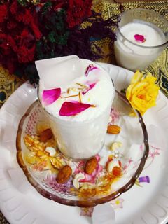 पंजाबी केसरिया लस्सी (punjabi keshariya lassi recipe in Hindi) रेसिपी मुख्य फोटो
