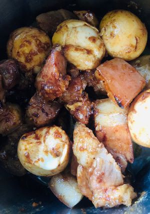 Hình của món Thịt kho trứng coca.
