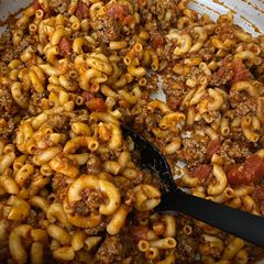 A picture of 5 ingredients 1 pot goulash.