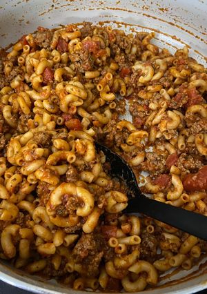 A picture of 5 ingredients 1 pot goulash.