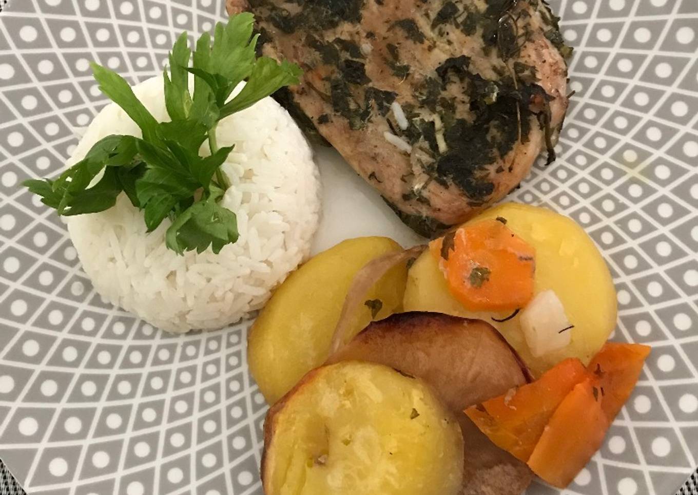 Chuletas al Horno con Salsa Chimichurri a lo Carmelita