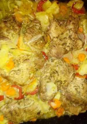 Una foto de Bondiola con verduras