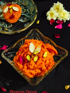 ગાજર નો હલવો.(Carrot Halwa Recipe in Gujarati) રેસીપી મુખ્ય ફોટો