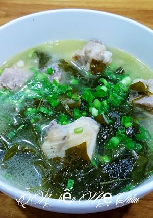 Hình của món Canh Gà Lá Giang.
