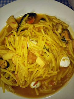 Una foto de Fideos a la marinera