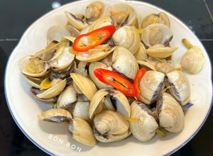 Hình của món Nghêu Hấp Sả.