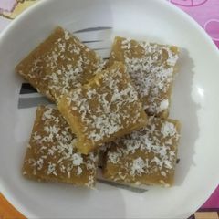 A picture of Sukhdi Gud Papdi.