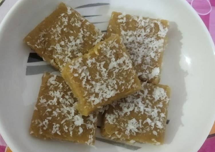 Sukhdi Gud Papdi