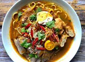 Gambar Mi Rebus Tulang & Daging