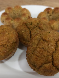 Una foto de Muffins / magdalenas de brócoli y aguacate (BLW)