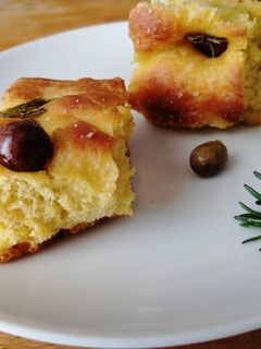 Foto di Focaccia di zucca, olive e rosmarino (di Barbara)